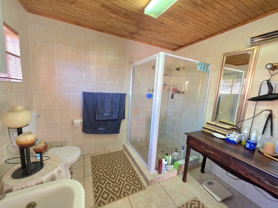 8 Bedroom Property for Sale in Bethlehem Free State